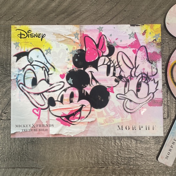 Morphe Mickey & Friends Makeup Palette & Mirror - Picture 3 of 7